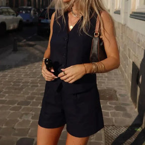 Conjunto Feminino em Alfaiataria - Colete e Shorts no Linho (Compre 1 Leve 2)